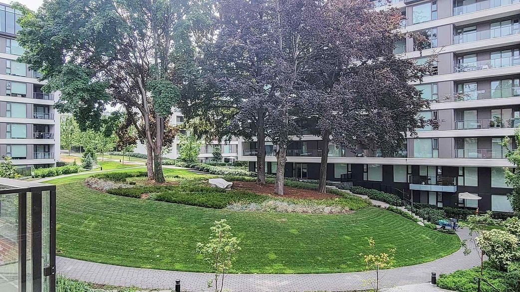 301 7128 Adera Street