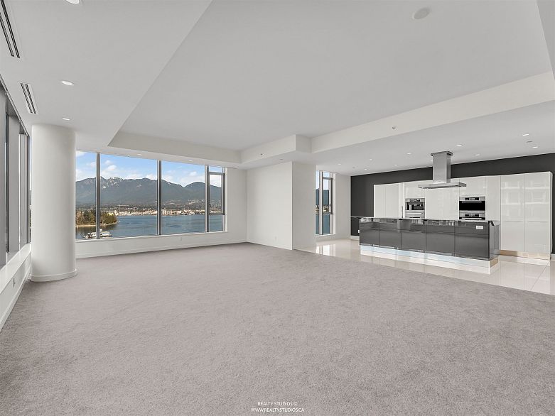 1301 277 Thurlow Street