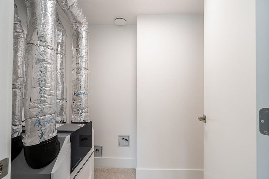 109 2085 E 1st Avenue