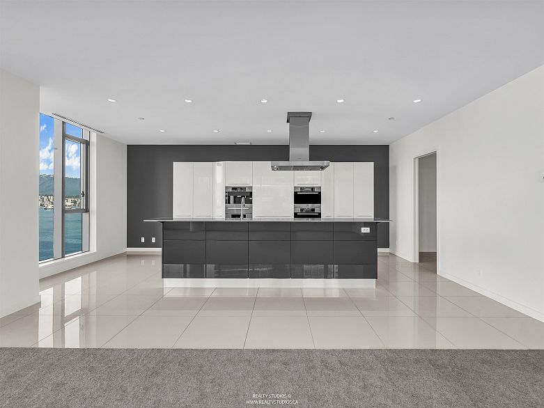 1301 277 Thurlow Street