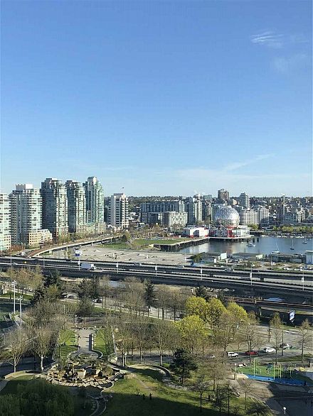 2108 63 Keefer Place