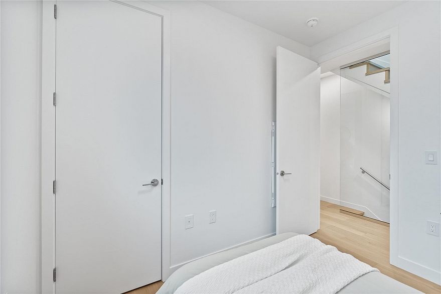 2 4963 Chester Street