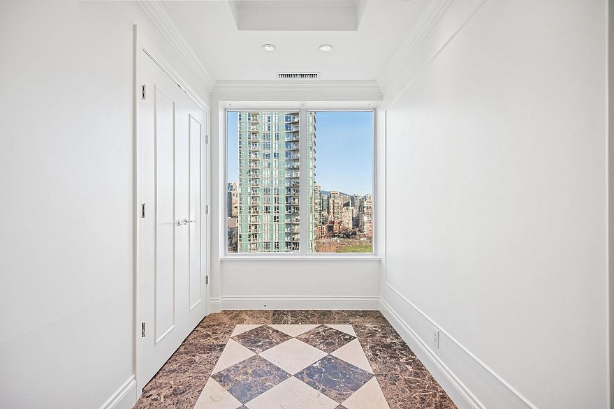 1903 1515 Homer Mews