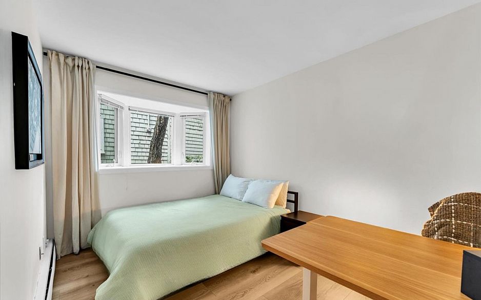 102 1935 W 1st Avenue