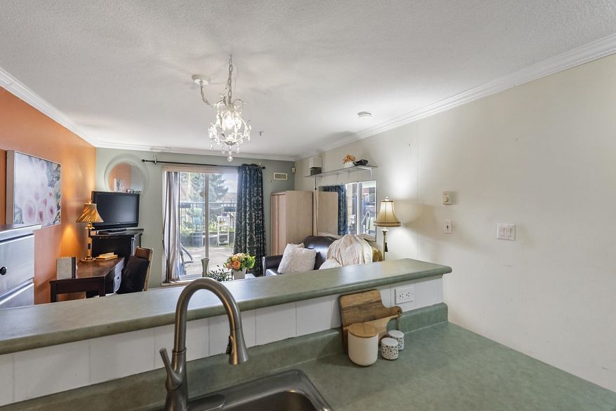 202 868 Kingsway Way