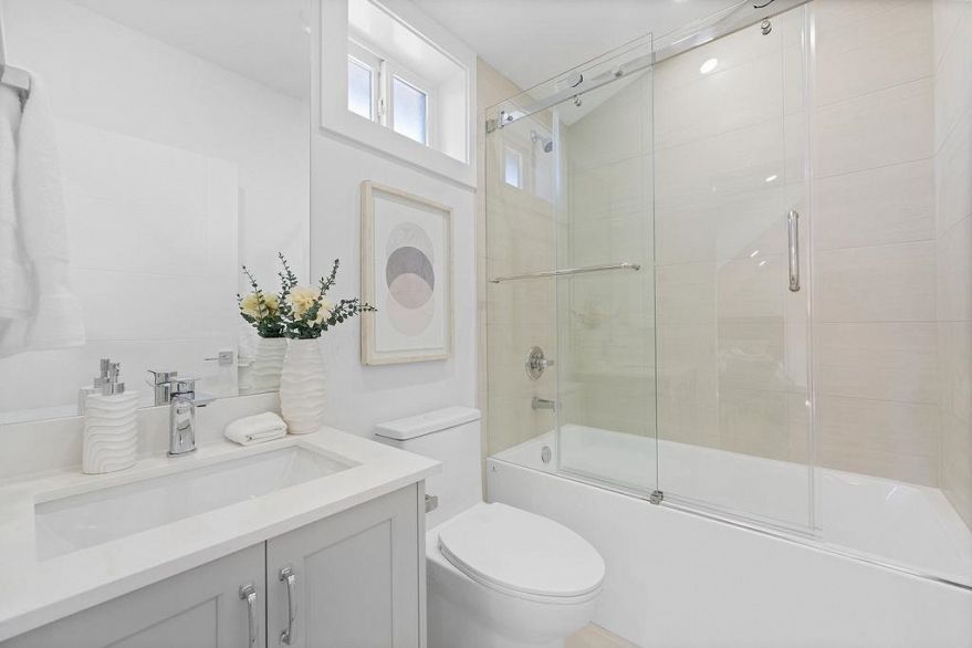 1 2447 E 41st Avenue