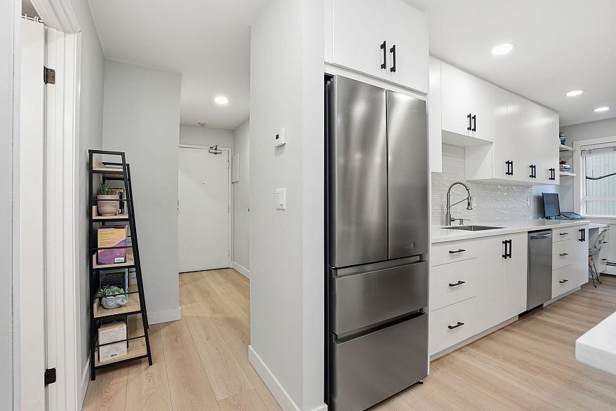 303 1516 Charles Street