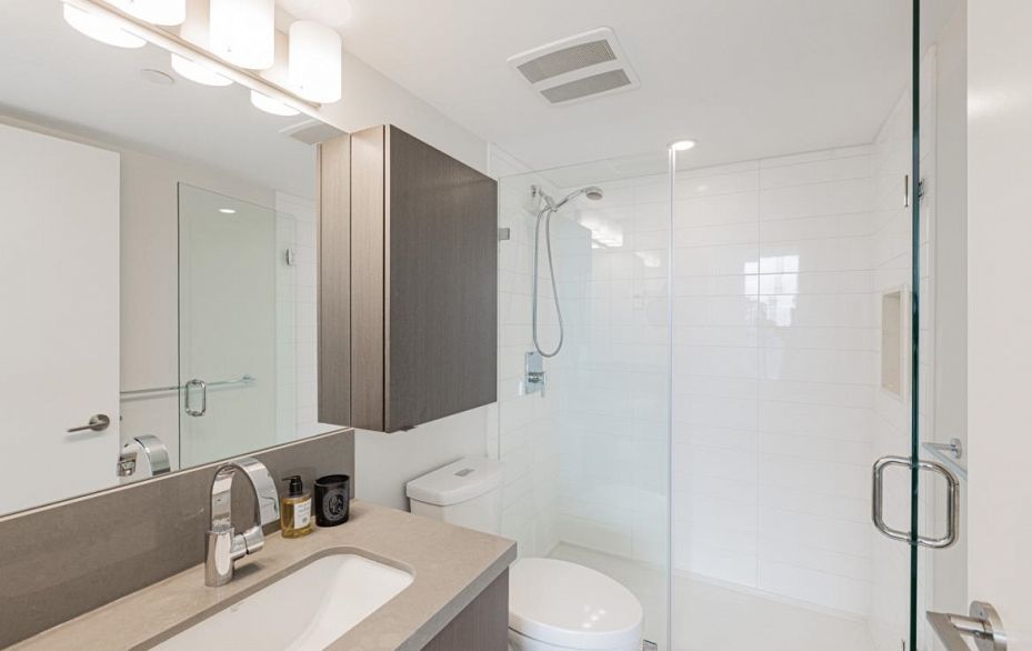 2907 8189 Cambie Street