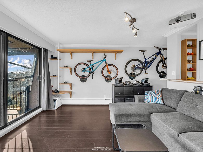 306 2222 Cambridge Street