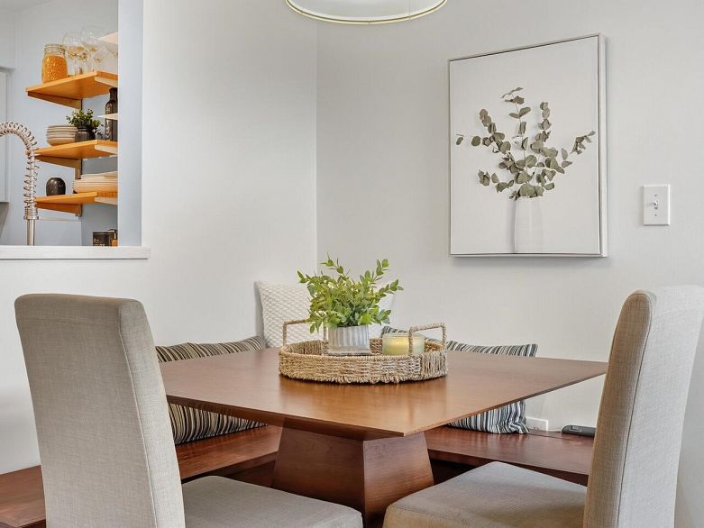 305 1915 E Georgia Street