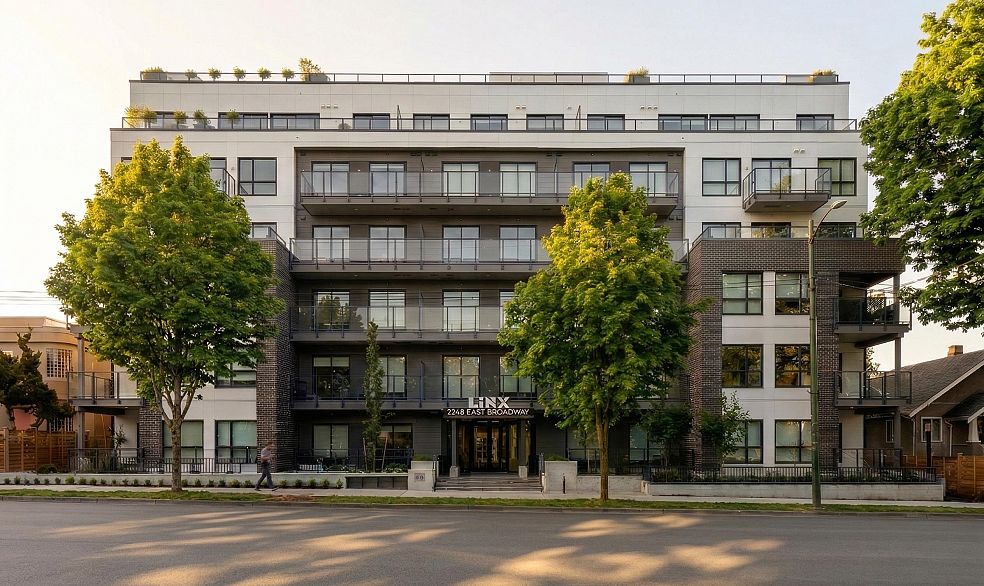 202 2268 E Broadway Street