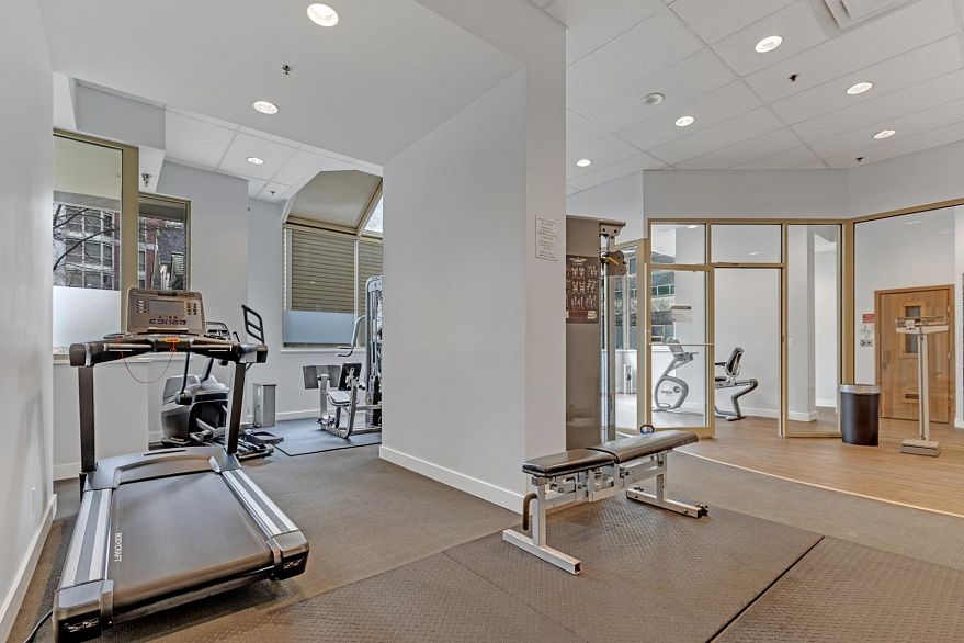 1404 819 Hamilton Street