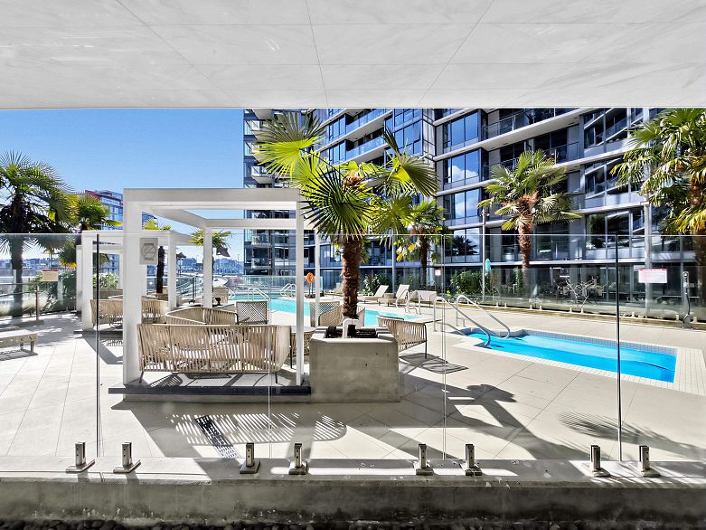 351 38 Smithe Street