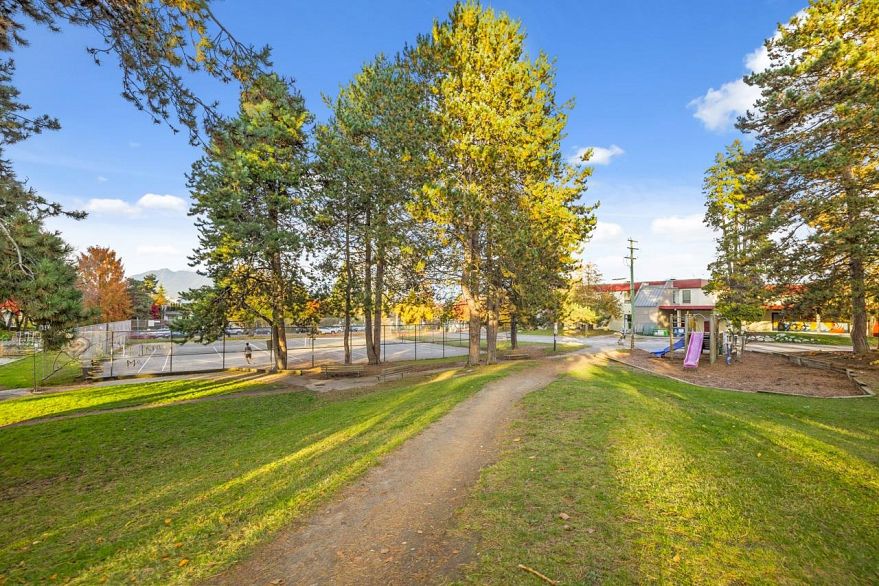 105 621 E 6th Avenue