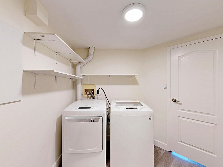 2004 1020 Harwood Street