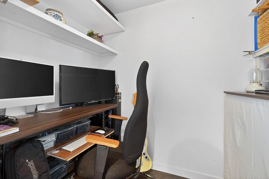 PH9 983 E Hastings Street