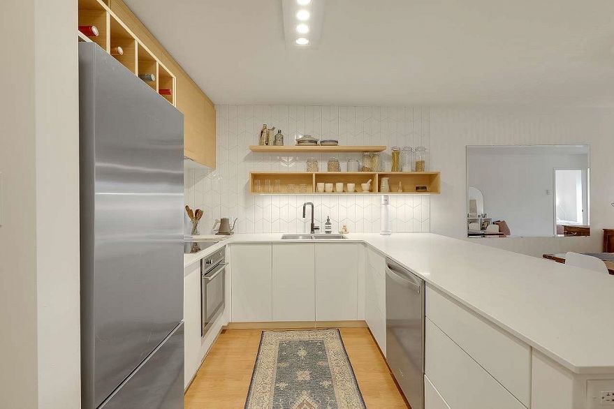 305 4868 Fraser Street