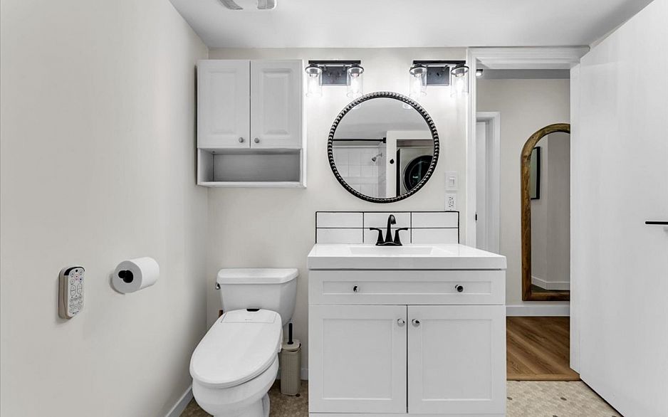 102 1935 W 1st Avenue