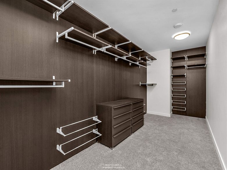 1301 277 Thurlow Street