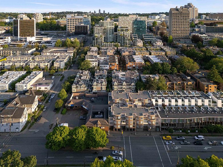 102 725 W 7th Avenue