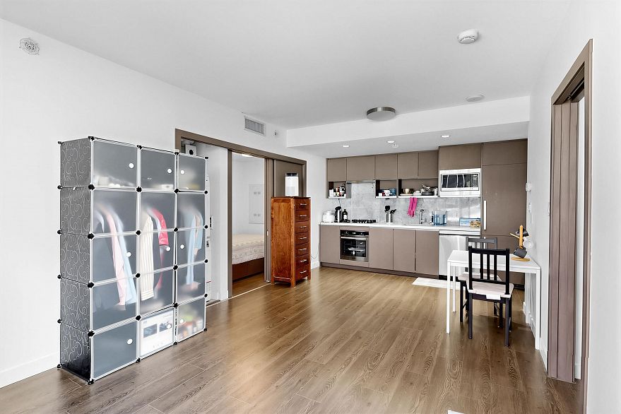 351 38 Smithe Street