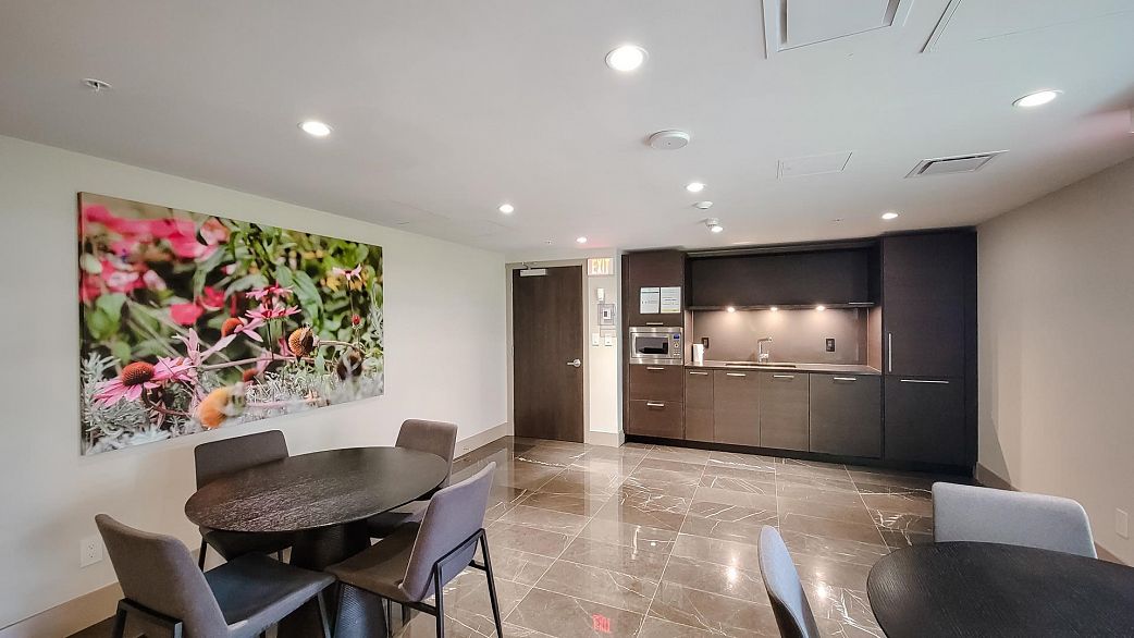 301 7128 Adera Street