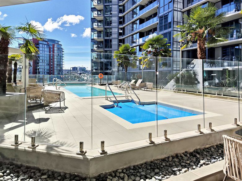 351 38 Smithe Street