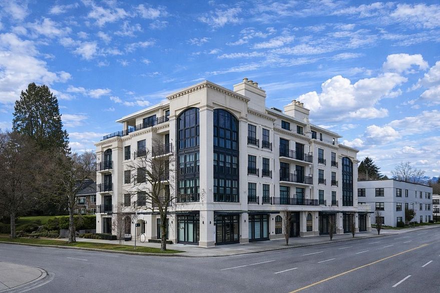 204 1009 Laurier Avenue