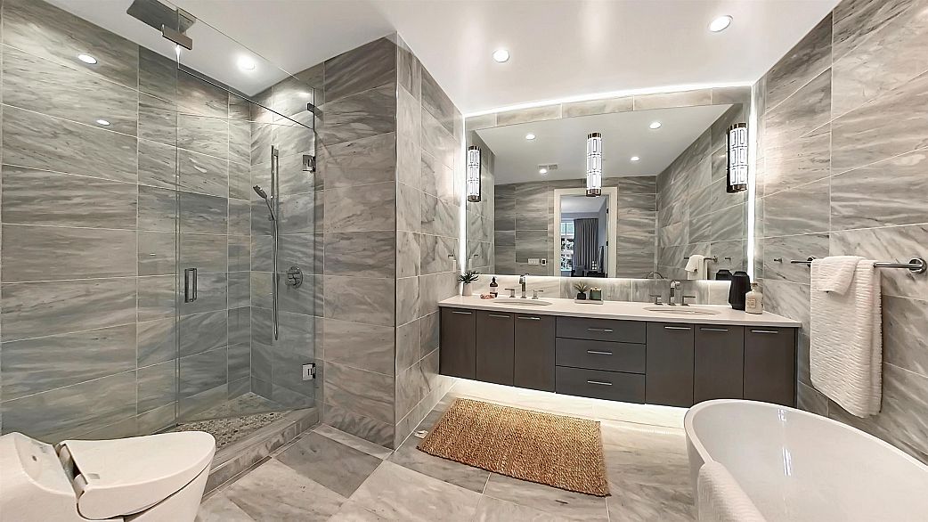 204 1009 Laurier Avenue