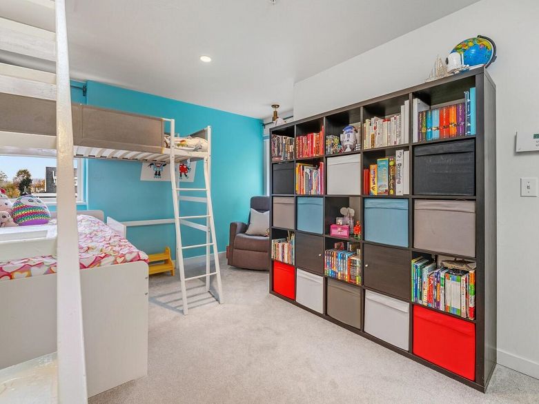 305 1915 E Georgia Street