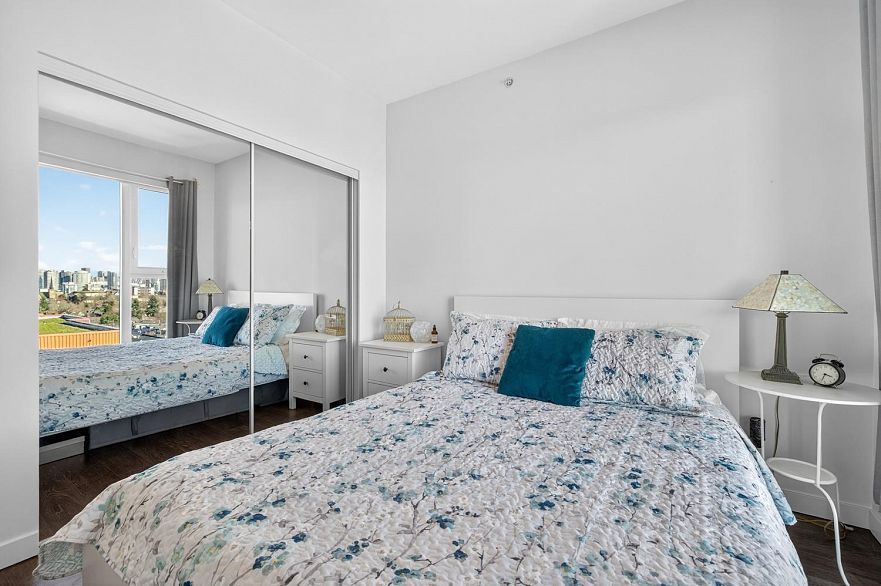 PH9 983 E Hastings Street