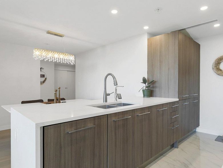 1106 2221 E 30th Avenue