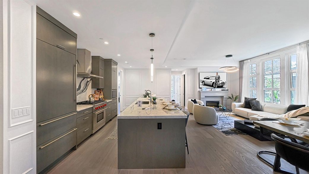 204 1009 Laurier Avenue