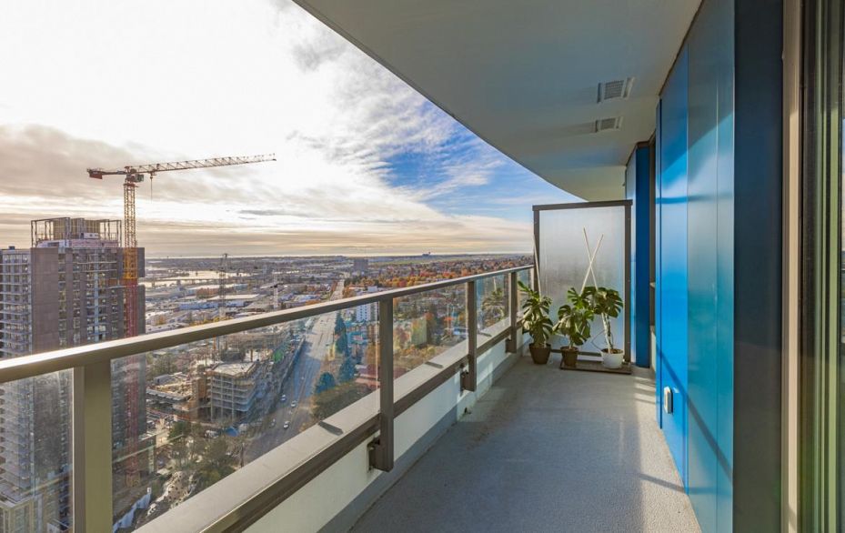 2907 8189 Cambie Street