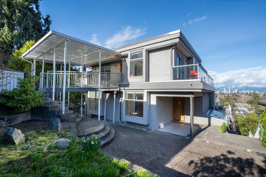 2856 W King Edward Avenue