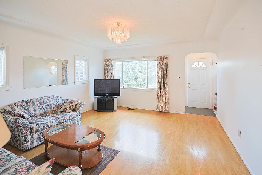 2584 E Georgia Street