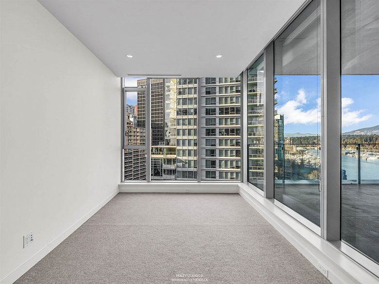 1301 277 Thurlow Street