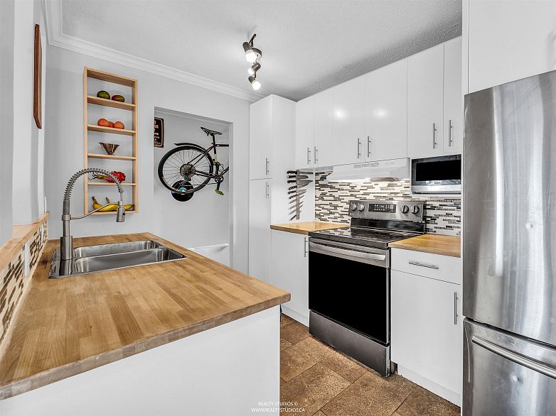 306 2222 Cambridge Street