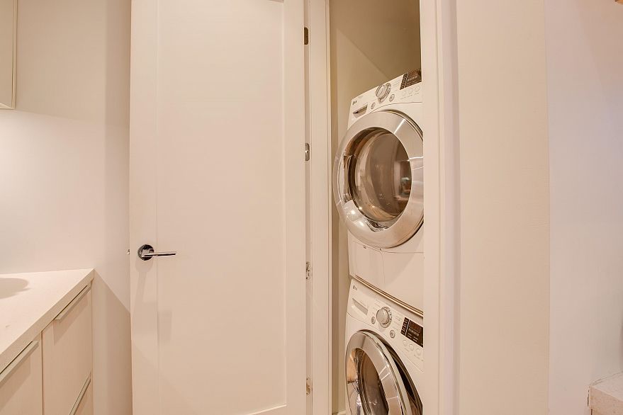 501 1616 Columbia Street