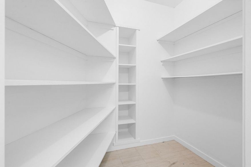 106 4900 Cartier Street