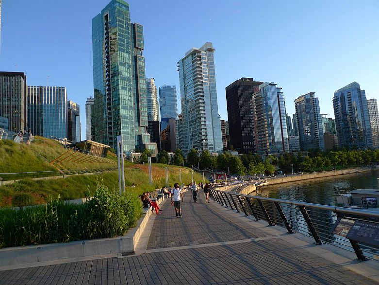 1301 277 Thurlow Street