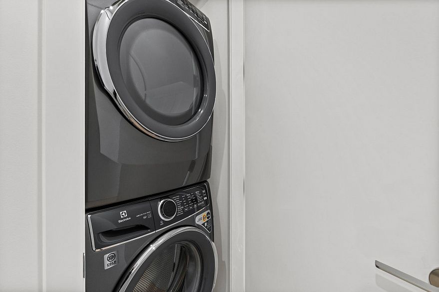 2 4963 Chester Street