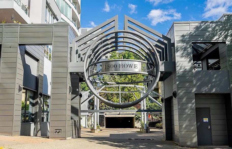 2207 1500 Howe Street