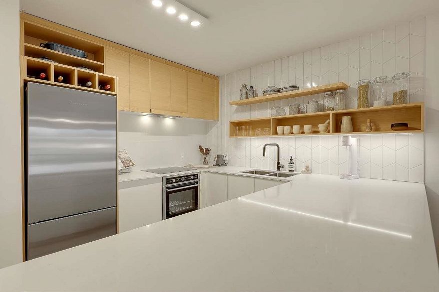 305 4868 Fraser Street