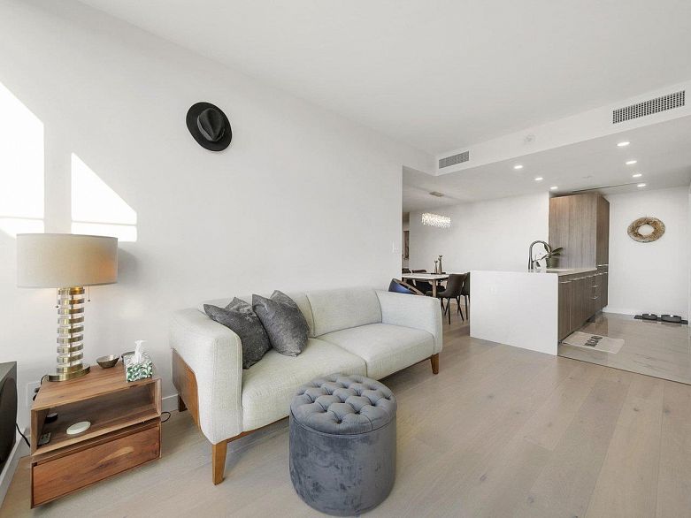 1106 2221 E 30th Avenue