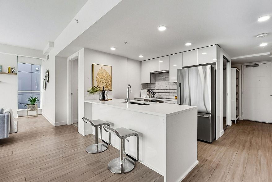 372 438 W King Edward Avenue