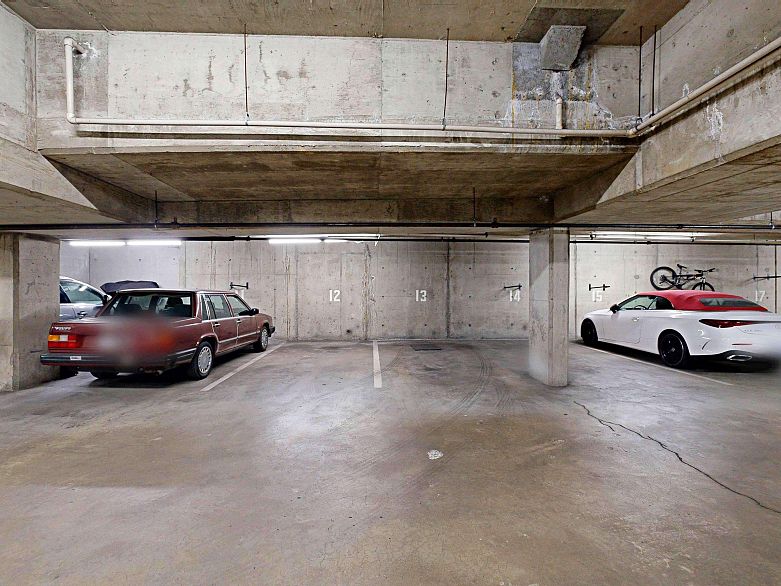 2004 1020 Harwood Street