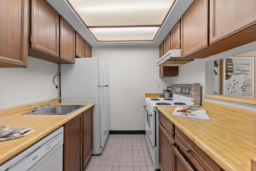 105 621 E 6th Avenue