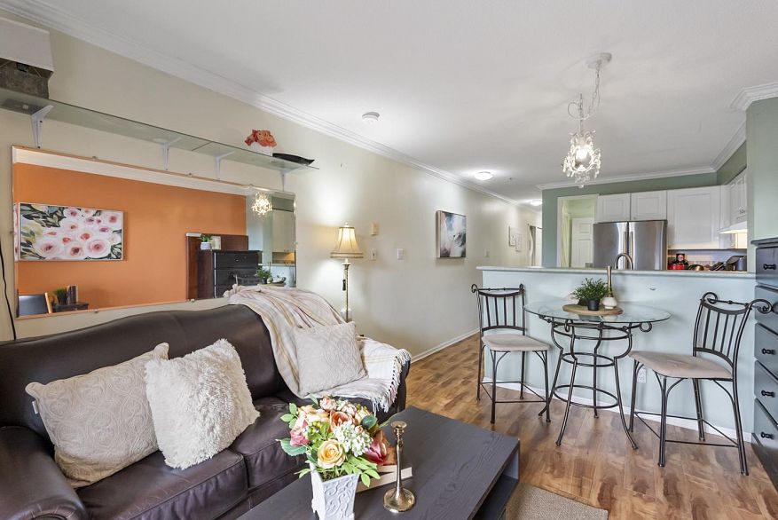 202 868 Kingsway Way