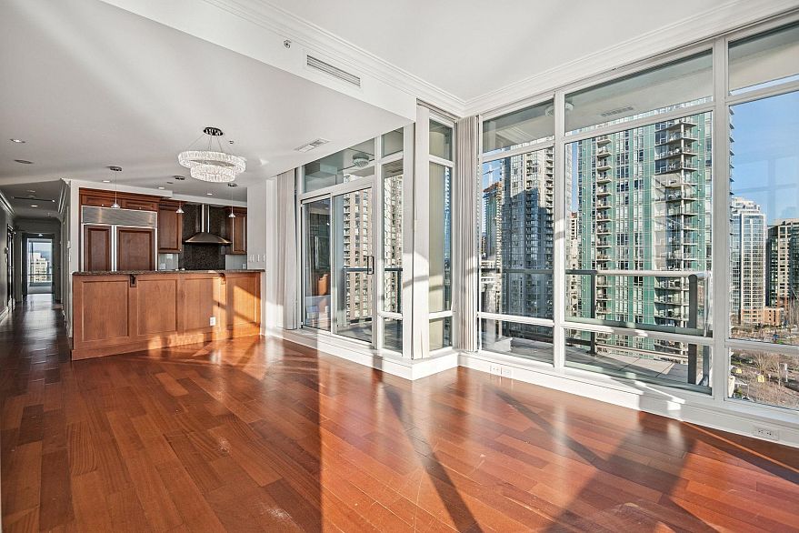 1903 1515 Homer Mews